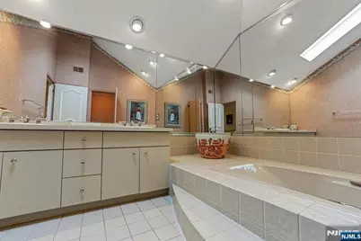 510 Hampton Hill Road, Franklin Lakes, NJ 07417 - Photo 33