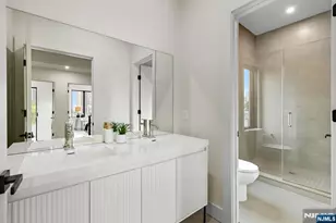 240 Columbia Ave, Fort Lee, NJ 07024 - Photo 17