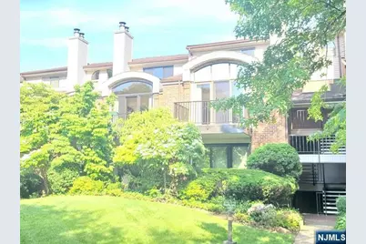 10 Peabody Court 1010 #1010, Teaneck Township, NJ 07666 - Photo 5