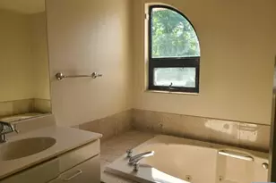 10 Peabody Ct 1010, Teaneck Township, NJ 07666 - Photo 17