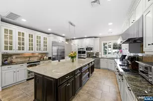 461 Arthur Terrace, Paramus, NJ 07652 - Photo 9