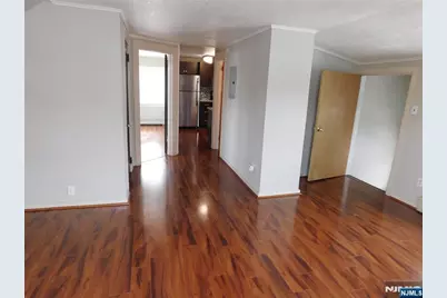 26 Hutchinson 2nd Floor #2nd floor, Hawthorne, NJ 07506 - Photo 15