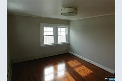 26 Hutchinson 2nd Floor #2nd floor, Hawthorne, NJ 07506 - Photo 5