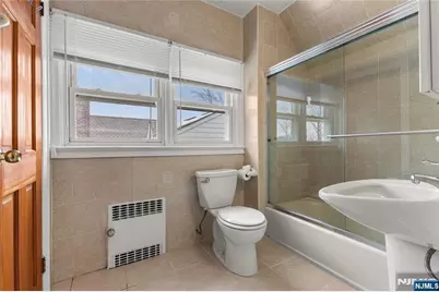 649 Ogden Avenue, Teaneck Township, NJ 07666 - Photo 15