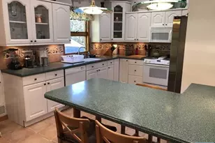 17 Malden Ct 2, Bergenfield, NJ 07621 - Photo 5
