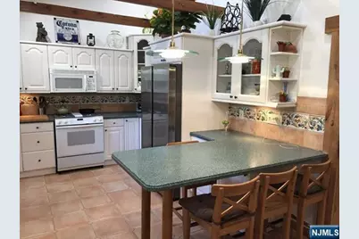 17 Malden Court 2 #2, Bergenfield, NJ 07621 - Photo 5
