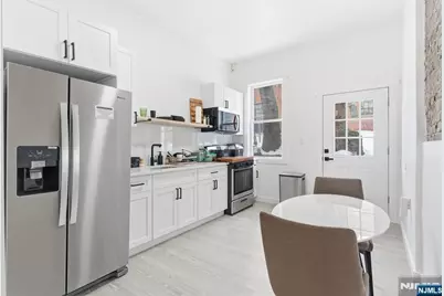 295 Dr Martin Luther King Jr Boulevard, Newark, NJ 07102 - Photo 3