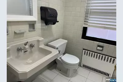 327 Bridge Plaza, Fort Lee, NJ 07024 - Photo 7