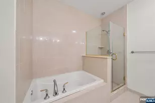 2404 Windsor Park Ct 404, Englewood, NJ 07631 - Photo 11