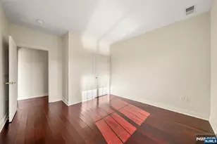 2404 Windsor Park Ct 404, Englewood, NJ 07631 - Photo 13