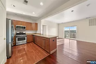 2404 Windsor Park Ct 404, Englewood, NJ 07631 - Photo 3