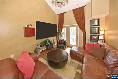 175 Rochelle Avenue 301 #301, Rochelle Park Township, NJ 07662 - Photo 5