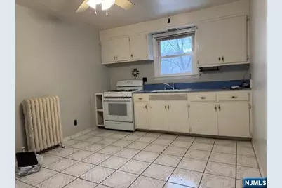 425 New Milford Avenue 2 #2, Dumont, NJ 07628 - Photo 5