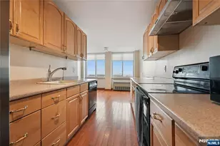 200 Winston Dr 1902, Cliffside Park, NJ 07010 - Photo 9