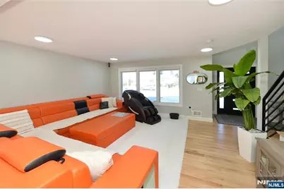 196 Graphic Boulevard, Bergenfield, NJ 07621 - Photo 3