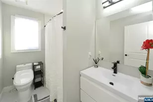 196 Graphic Blvd, Bergenfield, NJ 07621 - Photo 11