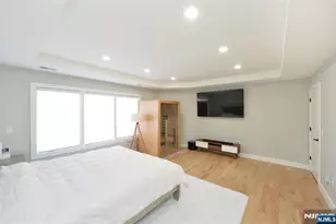 196 Graphic Blvd, Bergenfield, NJ 07621 - Photo 19