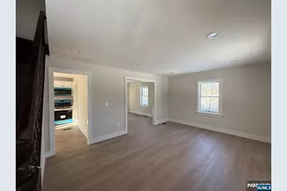 13 Mountainside Avenue, Mahwah, NJ 07430 - Photo 9