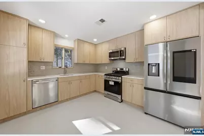 40 Magnolia Avenue, Tenafly, NJ 07670 - Photo 13