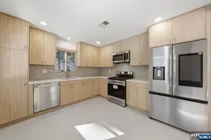 40 Magnolia Ave, Tenafly, NJ 07670 - Photo 13