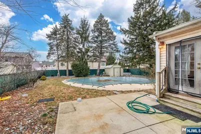 35 Taggart Way, Saddle Brook Township, NJ 07663 - Photo 9