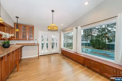 35 Taggart Way, Saddle Brook Township, NJ 07663 - Photo 5