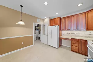 6406 Warrens Way Top Floor &amp Dee, Wanaque, NJ 07465 - Photo 9