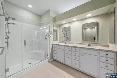 6406 Warrens Way Top Floor &amp; Dee #TOP FLOOR &amp; DEE, Wanaque, NJ 07465 - Photo 31