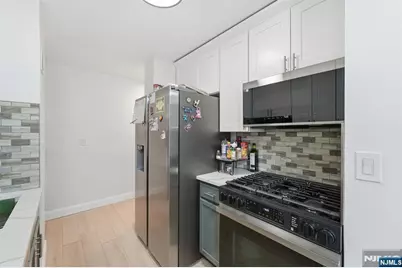 712 Broad Street 3C #3C, Elizabeth, NJ 07208 - Photo 11