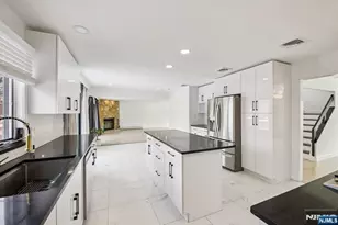 11 Hudson Terrace, Englewood Cliffs, NJ 07632 - Photo 7