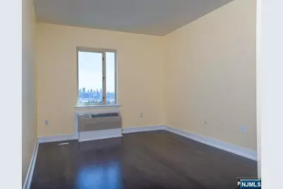 3312 Hudson Avenue 10J #10J, Union City, NJ 07087 - Photo 5
