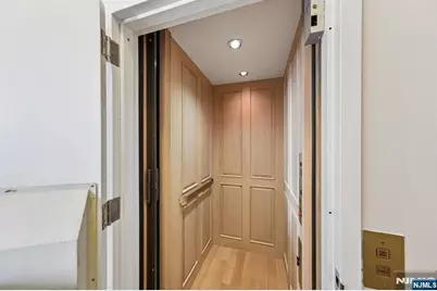 4 Beacon Way Ph 1900 #PH 1900, Jersey City, NJ 07304 - Photo 29