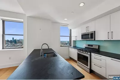 4 Beacon Way Ph 1900 #PH 1900, Jersey City, NJ 07304 - Photo 5