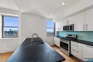 4 Beacon Way Ph 1900, Jersey City, NJ 07304 - Photo 5