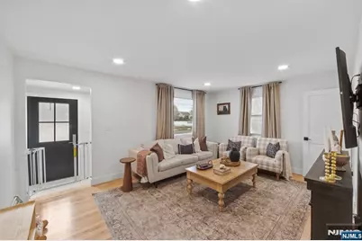 17-11 Berdan Avenue, Fair Lawn, NJ 07410 - Photo 3