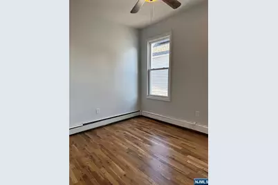 590 Hawthorne Avenue 2nd Floor #2nd Floor, Newark, NJ 07112 - Photo 13