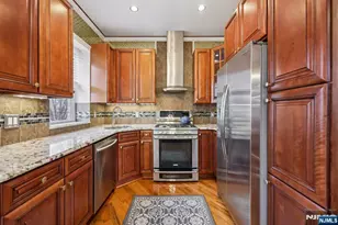 239 Desoto Pl, Cliffside Park, NJ 07010 - Photo 13