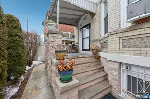 239 Desoto Pl, Cliffside Park, NJ 07010 - Photo 3