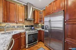 239 Desoto Pl, Cliffside Park, NJ 07010 - Photo 15