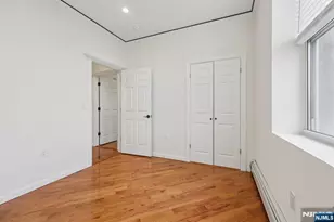 239 Desoto Pl, Cliffside Park, NJ 07010 - Photo 23