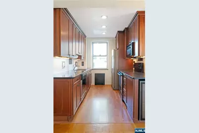 1450 Palisade 3I #3I, Fort Lee, NJ 07024 - Photo 5