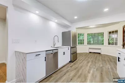 4-21 Saddle River, Fair Lawn, NJ 07410 - Photo 5