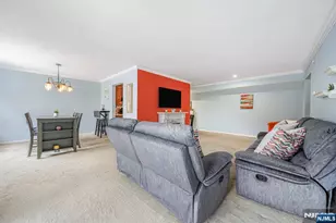 42 Vernon Ct, Waldwick, NJ 07463 - Photo 9