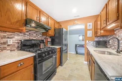 4-2 Vernon Court, Waldwick, NJ 07463 - Photo 5