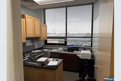 1051 Bloomfield Avenue 2A #2A, Clifton, NJ 07012 - Photo 7