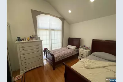 248 Kingsland Avenue 1 #1, Lyndhurst Township, NJ 07071 - Photo 9