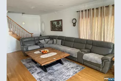 248 Kingsland Avenue 1 #1, Lyndhurst Township, NJ 07071 - Photo 3
