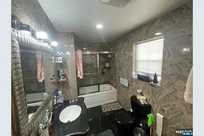 248 Kingsland Avenue 1 #1, Lyndhurst Township, NJ 07071 - Photo 7