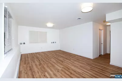 2052 Hoefleys Lane, Fort Lee, NJ 07024 - Photo 15