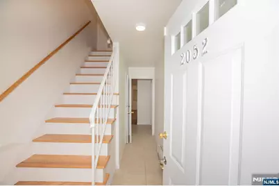 2052 Hoefleys Lane, Fort Lee, NJ 07024 - Photo 13